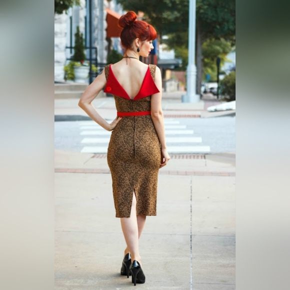Bettie Page Animal Print Fitted Dress with Back Split and Open Back - Picture 3 of 17